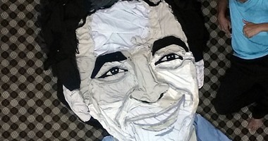 فى عيد ميلاده.. بورتريه لـ محمد منير مرسوم بالملابس "الملك فكرة"