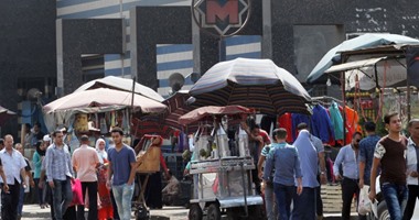 ضبط 141 بائعا متجولا وتنفيذ 162 حكما فى حملات بمترو الأنفاق والقطارات 