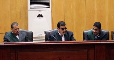 بالصور.. دفاع المتهمين بـ"أحداث منشأة القناطر" يطعن بالتزوير فى "دفتر أحوال القسم"