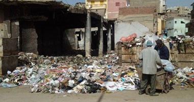 بالصور.. أهالى البحيرة يستغيثون من القمامة والصرف الصحى وانقطاع المياه