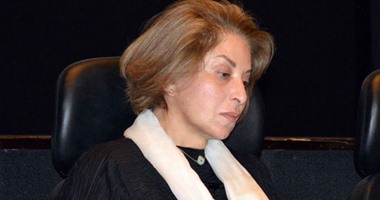 غادة نافع تتسلم درع تكريم الفنانة ماجدة .. وبوسى درع الراحل نور الشريف