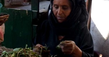 بالفيديو ..  مواطنة لـ”الحكومة”: ” الأسعار بتزيد ومش عارفين نبيع “