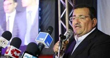 بعد ساعات من فوزهم فى الانتخابات.. نواب "فى حب مصر" يختلفون حول رئيس البرلمان.. أسامة هيكل يطالب بكونه منتخباً.. وطارق الخولى يتمنى عدلى منصور.. ونادية هنرى تؤكد: "الزند" أفضل من يتولى قيادة المجلس