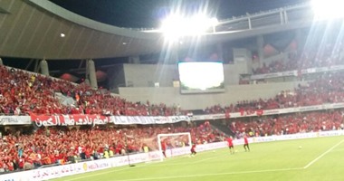 جماهير الأهلى تحتفل بالسوبر فى ملعب هزاع بن زايد