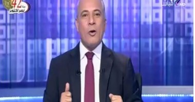 بالفيديو.. أحمد موسى والجالية المصرية بلندن يحتفلون بزيارة السيسى على أنغام "بشرة خير"
