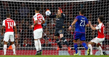 كلوب يستهدف حارس برشلونة لدعم ليفربول