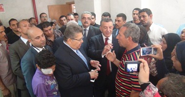 بالصور..المرضى بـ"بنها الجامعى"لوزير التعليم العالى: أحنا غلابة