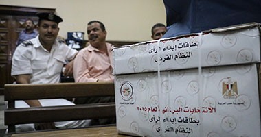 بالصور... لليوم الثانى بالإسكندرية.. القضاة يتسلمون مظاريف بطاقات إبداء الرأى