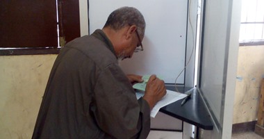 ضبط أنصار مرشح حزب النور بورقة دوارة فى أسيوط