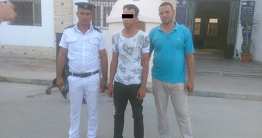  عاطل يقتل سائحا روسيا بـ 15 طعنة بعد ممارسة الشذوذ الجنسى معه بالغردقة.. المتهم: قتلته بعد أن حاول مبادلتى الممارسة.. والمباحث تكشف: تعارفا عن طريق الإنترنت والسائح جاء لممارسة الشذوذ مع المتهم