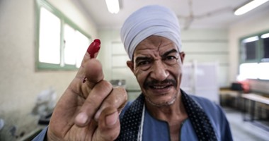 المواطنون يدلون بأصواتهم فى أول أيام التصويت