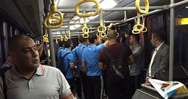 بالصور.. "عطل" الطائرة يؤخر سفر بعثة الأهلى إلى المغرب