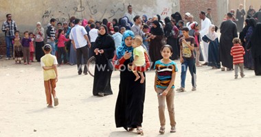 450 ناخبة يدلين بأصواتهن فى لجنة بمها فى العياط 