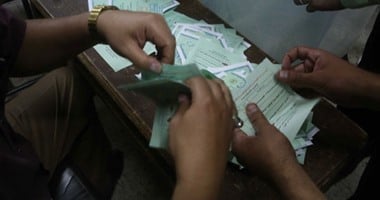 مؤشرات أولية باكتساح "فى حب مصر".. القائمة تحصد  1522 صوتا فى 4 لجان بالإسكندرية و315 لحزب النور.. القائمة تتقدم  فى قنا والاقصر والجيزة والبحيرة وتفوز بـ 9 لجان فى غرب الدلتا