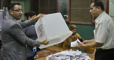 بدء عملية الفرز بمدرسة أم الأبطال بالطالبية