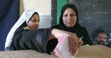 بعد ارتفاع نسب مشاركة السيدات فى الانتخابات البرلمانية لأربع أضعاف الرجال.. الطب النفسى: النساء يتعاملن مع هذه المواقف بعاطفة الأمومة لذا ترتفع نسب مشاركتهن السياسية فى أوقات مشابهة لهذا التوقيت