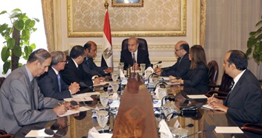 الحكومة تشيد بدور القوات المسلحة والشرطة فى تأمين المرحلة الأولى للانتخابات