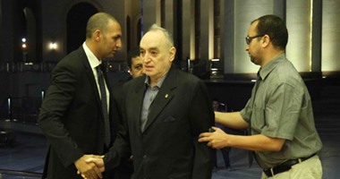 وصول وزير الثقافة عزاء الكاتب جمال الغيطانى