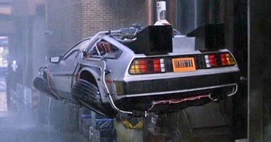 بمناسبة مرور 30 عاما على فيلم Back to the future.. أشهر أجهزة وتقنيات توقعها الفيلم.. الأحذية الذكية المزود برباط ذاتى.. السيارات الطائرة فائقة السرعة.. نظارة ذكية لإجراء واستقبال المكالمات