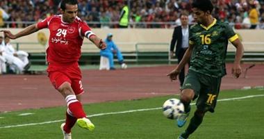 الآلاف يشيعون قائد بيروزى الإيرانى فى ملعب "آزادى"
