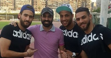 جمال حمزة يؤازر لاعبى الزمالك قبل مواجهة النجم الساحلى