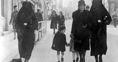 كتاب "العرب والمحرقة النازية" يؤكد كذب "نتنياهو".. "جلبير الأشقر": 9 آلاف فلسطينى حاربوا فى صفوف الحلفاء.. و"أنصار الشعب اليهودى": مسجد فرنسا فى الأربعينيات كان مخبأ ليهود العالم