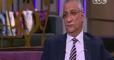 وزير التنمية المحلية لـ"منى الشاذلى": "الفار لعب فى عبى" عندما تلقيت تليفون تكليفى بالوزارة.. ومستعد للتضحية بعملى وحياتى من أجل ذكرى والدى.. ويرد على منتقديه: "لن أتغير وسيدنا محمد اختلفوا عليه"