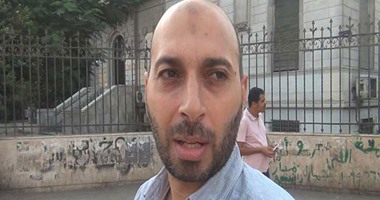 بالفيديو.. مواطن يطالب الحكومة بالاهتمام أكثر بتنظيف الشوارع