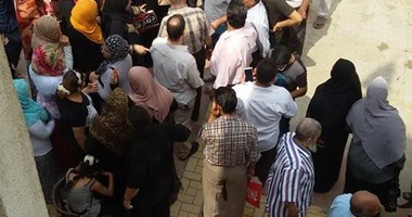 ولى أمر يعتدى على معلم بـ"حديدة" ويصيبه بجرح فى الرأس بمدرسة فى الجيزة