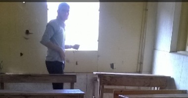 صحافة المواطن.. فصل ثانوى يحتوى على مقعدين لـ44 طالبا بمعهد أزهرى فى البحيرة