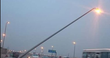 انقطاع التيار الكهربائى عن بعض قرى شمال قنا بعد سقوط عمود إنارة