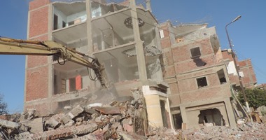 انهيار منزل من طابقين بالجمالية فى قنا.. وإنقاذ 3 مصابين والبحث عن آخرين