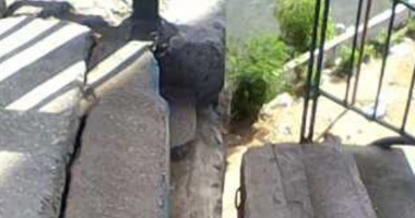 سقوط سلمى عقارين بسبب الأمطار فى المنصورة 