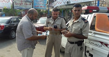 تحرير 422 مخالفة مرورية وتحصيل 7 ألاف و 200 جنيه غرامات فورية بمطروح