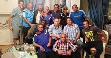 بالصور .. مدربو قطاع الناشئين بالزمالك يزورون محمود أبو رجيلة