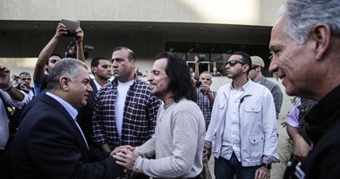 وزير الآثار يستقبل "يانى" فى المتحف المصرى