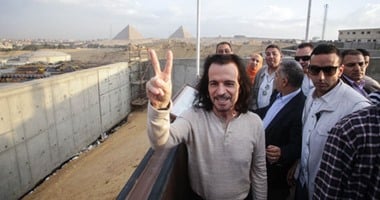 "يانى" يغادر الأهرامات ويتوجه لـ"مراكب الشمس" و"أبو الهول"