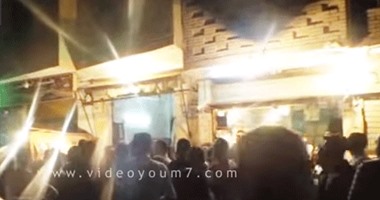 أهالى دمياط يلقنون شابا علقة ساخنة بعد الاشتباه فى سرقته دراجة نارية