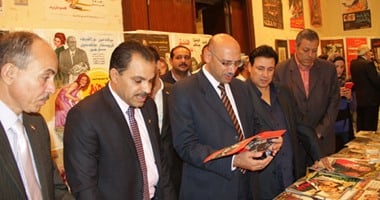 بالصور..سمير صبرى يفتح النار على الحكومة فى احتفالية نور الشريف