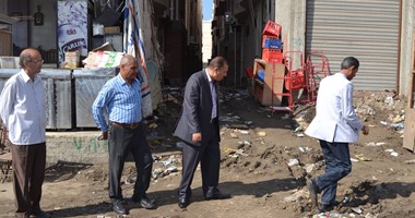 بالصور.. سوء النظافة وبلاعات بدون غطاء بالسوق القطاعى ببلطيم فى كفر الشيخ