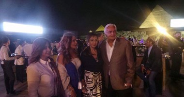 ليلى علوى ووزير الآثار ممدوح الدماطى وهانى سلامة يصلون حفل "يانى"