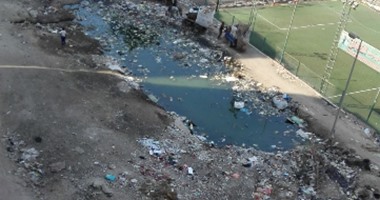 صحافة المواطن.. شارع مسطرد القديم بالمطرية يغرق فى مياه الصرف الصحى