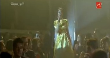 هل صار النجوم المصريون عبيدا لدولارات الـ"إم بى سى"؟ ولماذا يلهث وراءها "المعلنون".. الشعب المصرى ثار لـ"فتاة المول" ولم يغضب من سخرية القناة على بلدهم؟..هل يسمح "ماسبيرو" بالتهكم على تلفزيون المملكة؟