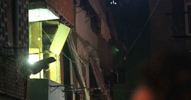 بالصور.. شهود: صاحب عقار الساحل المنهار فقد 5 من أقاربه بينهم طفلاه وزوجته