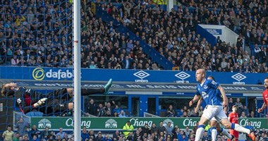 بالفيديو.. إيفرتون يتعادل 1/1 مع ليفربول بالشوط الأول