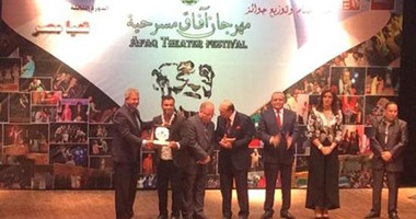 عز حلمى أفضل مصمم إضاءة عن مسرحية "حلم يوسف"
