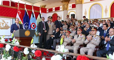 السيسى يوجه 20 رسالة للداخل والخارج فى ذكرى نصر أكتوبر.. أبرزها: مصر لن تعود لزمن الهزيمة.. والإرهابيون لن يستطيعوا أن يمسوها بسوء.. ولن يستطيع أحد كسر إرادة المصريين..  والحكومة ليست مرتبطة بالبرلمان