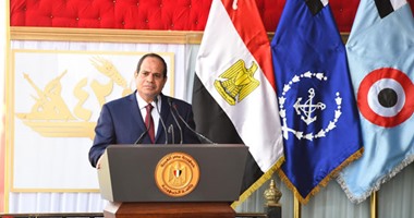 الرئيس يدعم مبادرات تأهيل وتشغيل الشباب ووزير الاستثمار متردد فى الإطاحة "بعواجيز قطاع الأعمال".. 50 ألف شاب تقدموا لمبادرة السيسى.. ورؤساء شركات أعمارهم بين 65 إلى 82 سنة ما زالوا فى مناصبهم