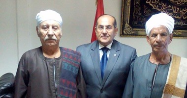 محافظ سوهاج يستقبل 2 من أبطال حرب أكتوبر 