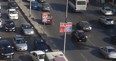 عودة حركة المرور لطبيعتها بعد سحب الأتوبيس المعطل أعلى كوبرى أكتوبر